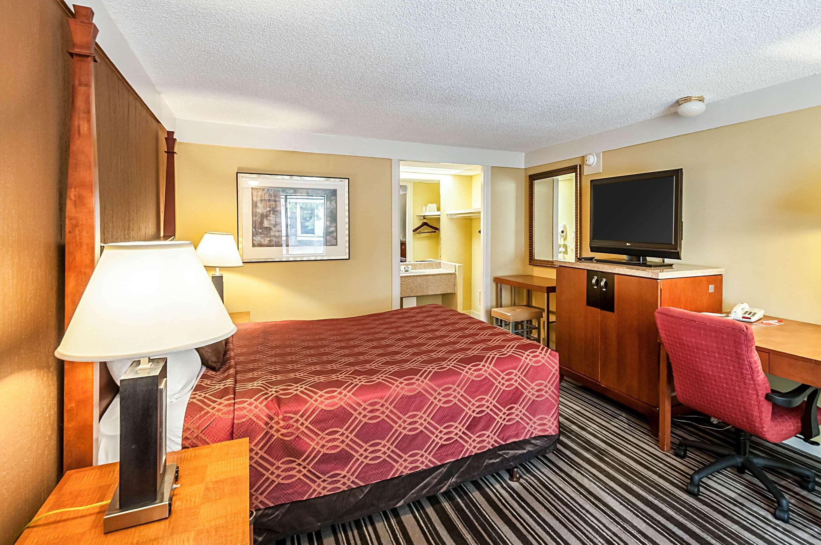 Econo Lodge Frederick I-70 Exterior photo