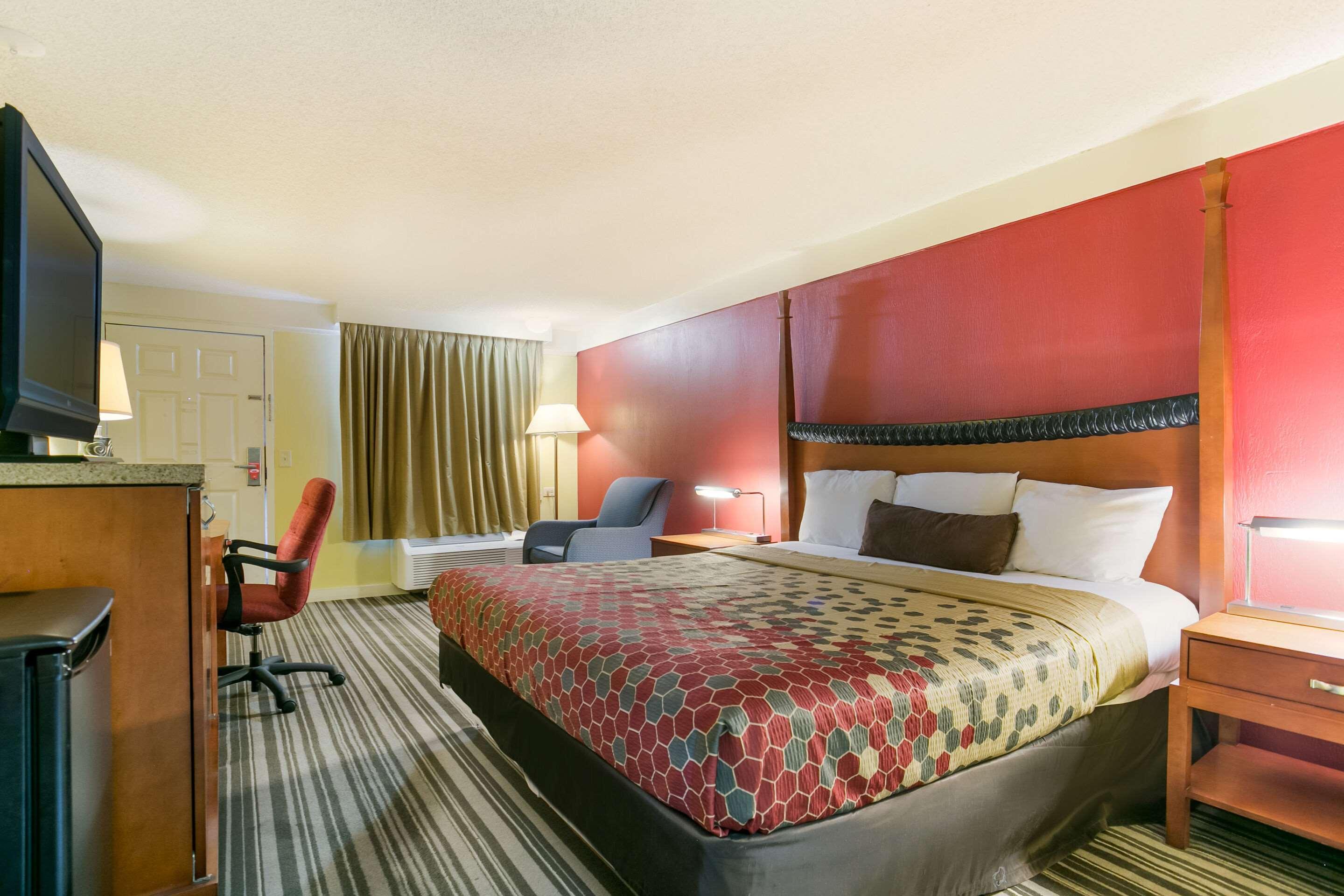 Econo Lodge Frederick I-70 Exterior photo