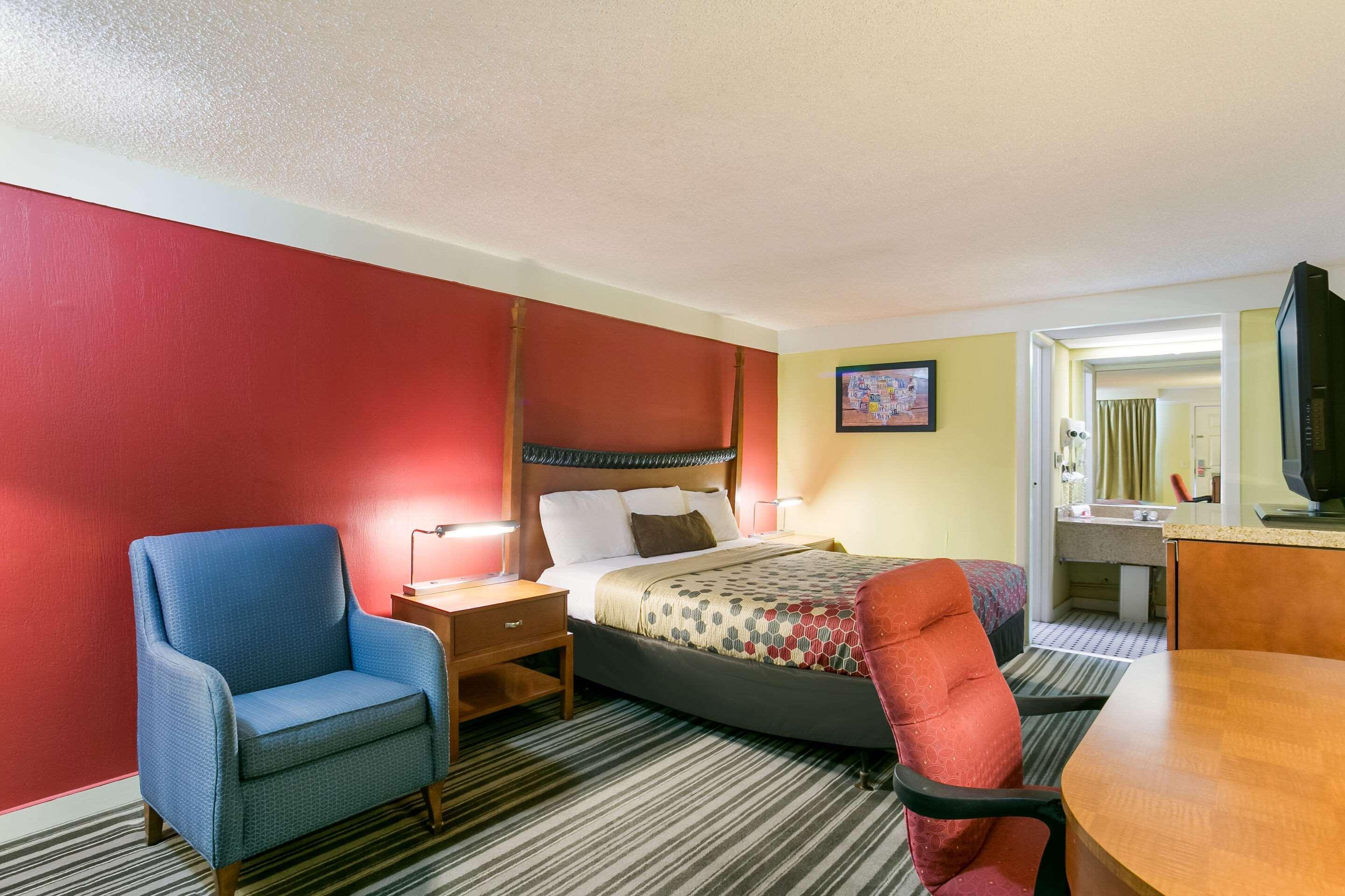 Econo Lodge Frederick I-70 Exterior photo