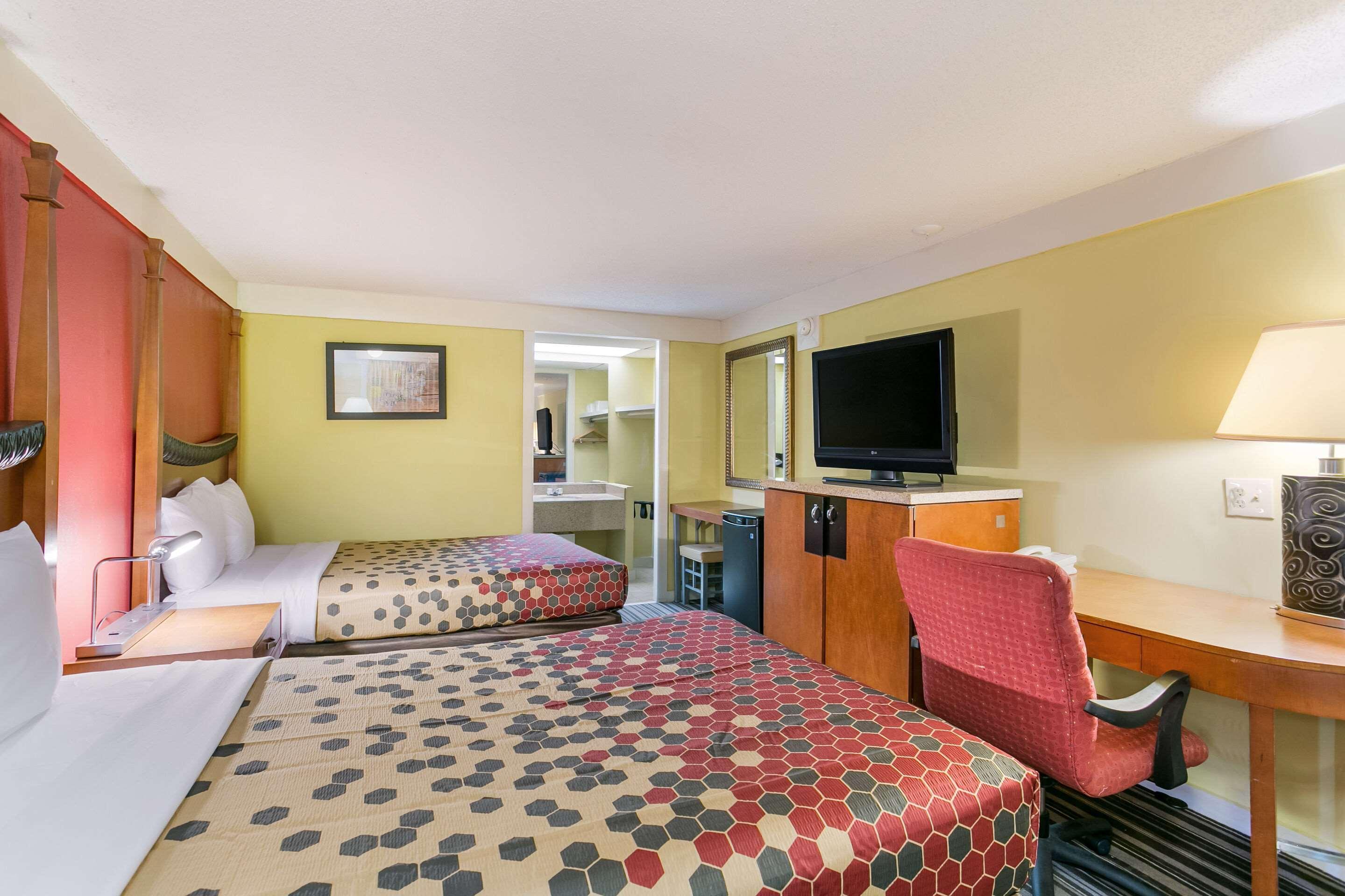 Econo Lodge Frederick I-70 Exterior photo